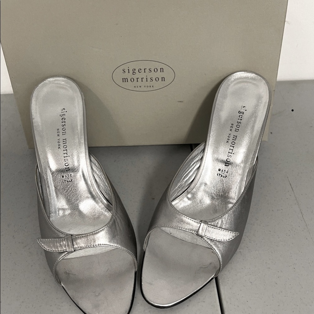 Sigerson Morrison Silver slip on Kitten Heels Size 6
